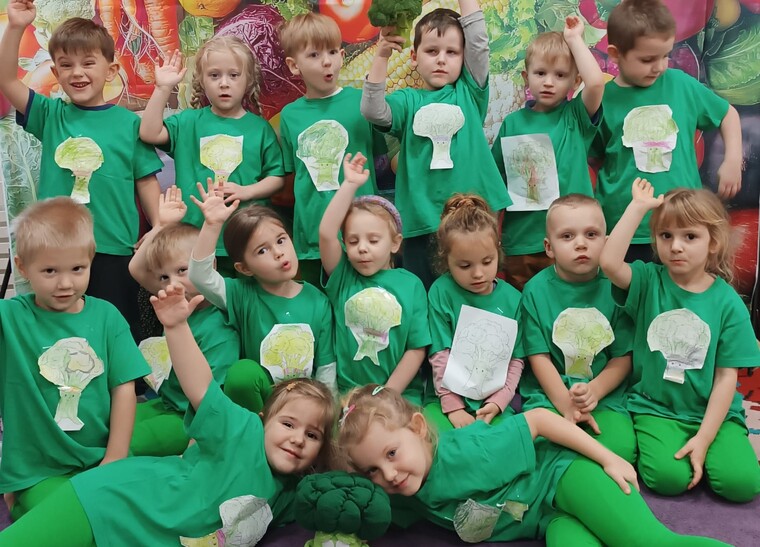 Grupa Kangurki poznaje brokuły w projekcie „Na tropie zdrowego odżywiania”