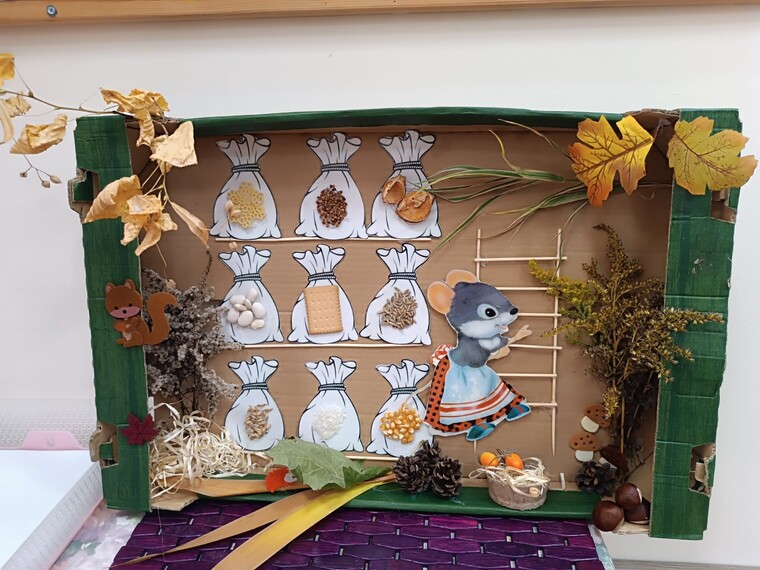 Grupa Kangurki tworzy spiżarnię dla myszki