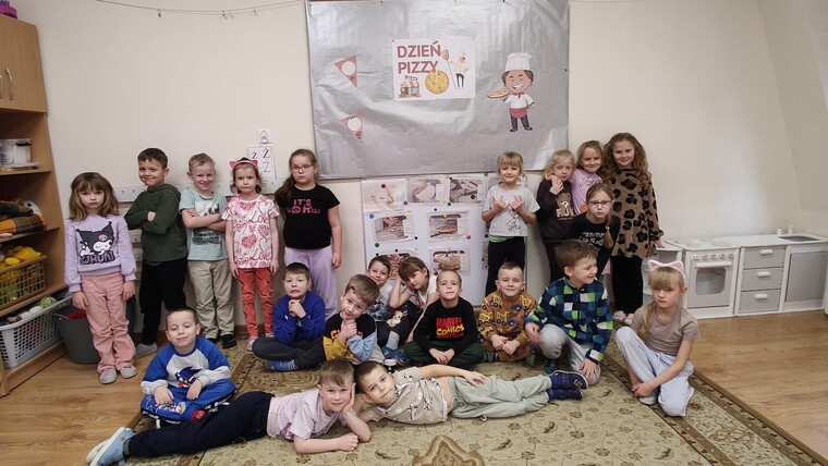 Zabawy z pizzą na okrągło” – Dzień Pizzy w grupie Tygrysków