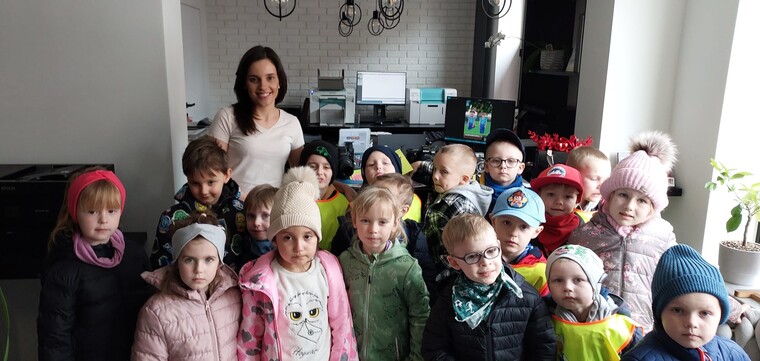 Wizyta w studiu fotograficznym – Biedronki poznają zawód fotografa