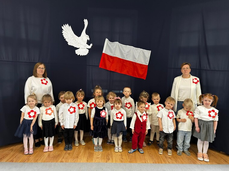 „Jesteśmy Polką i Polakiem” – uroczyste odśpiewanie hymnu z okazji 3 Maja